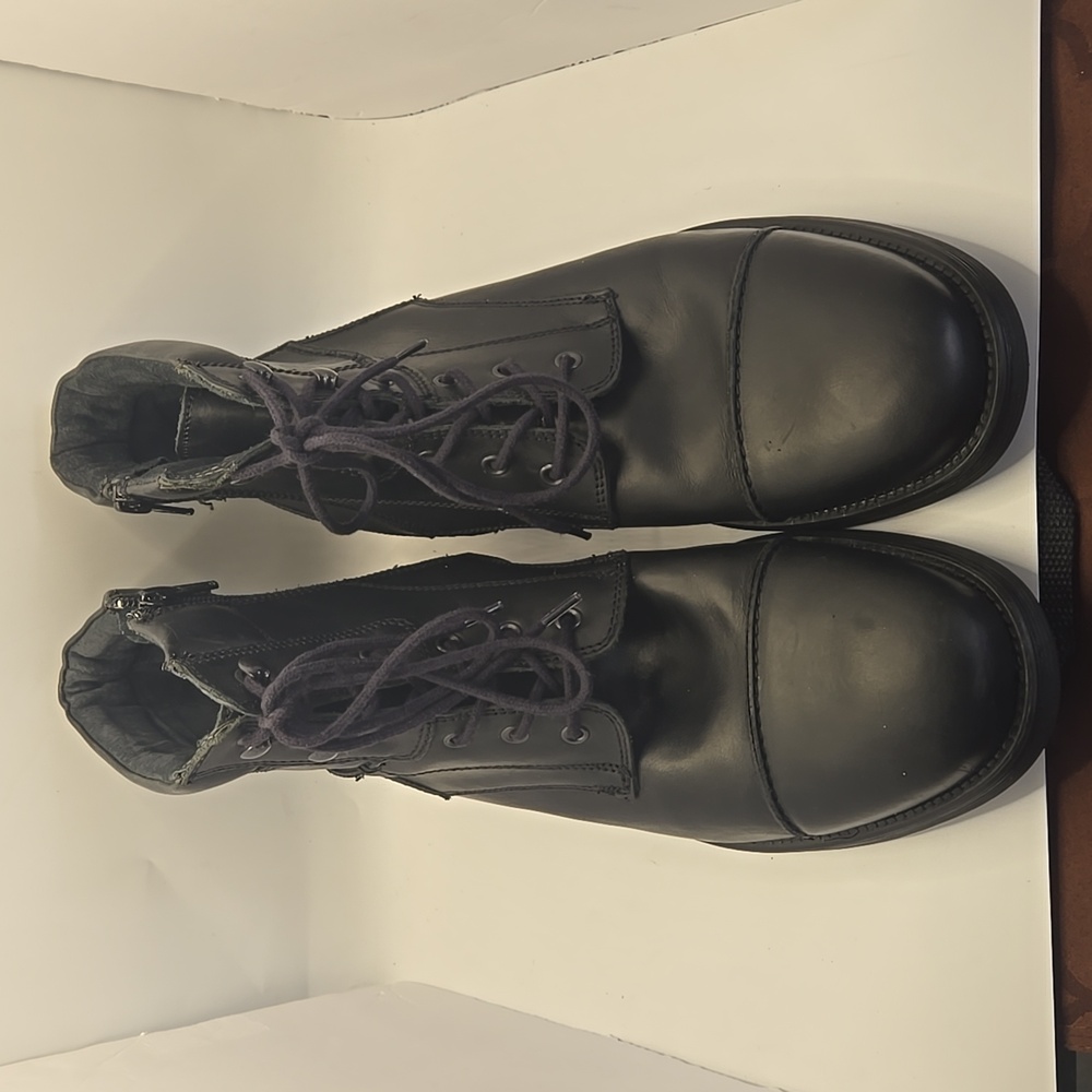 GBX Mens Black Leather Cap Toe Boot Shoes Sz 11 Preppy Academia Euro Boho Casual
